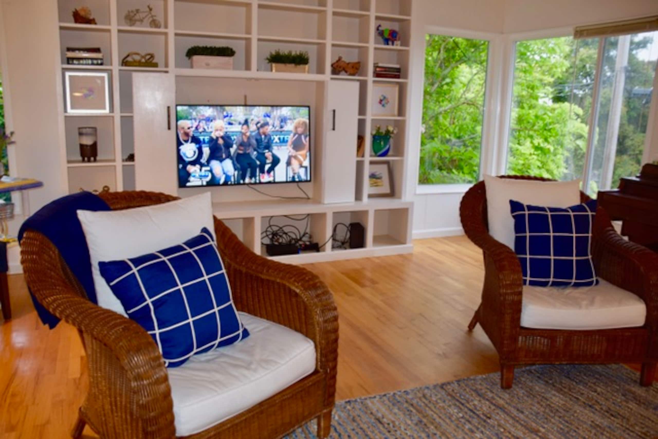 Charming Treehouse-Style Home Near Carmel - Photo 10
