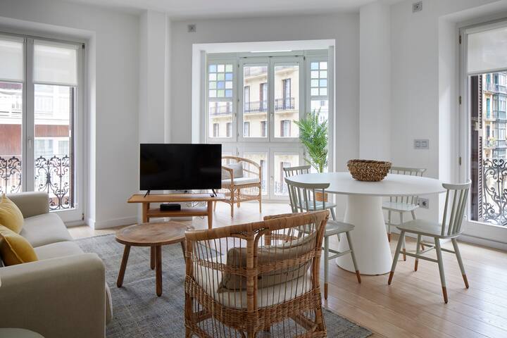 Easo Suite 2B by FeelFree Rentals gallery image 2