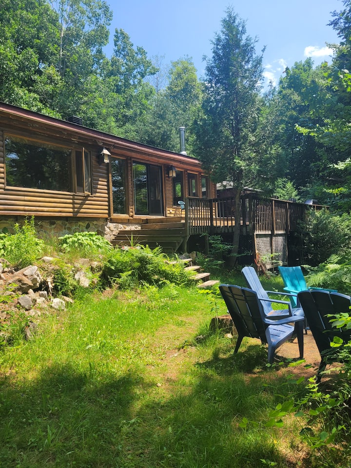 Ici et maintenant, au bord du lac (quai privé) Chalets à louer à
