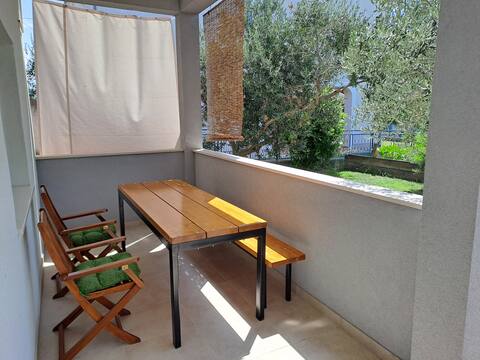 Quiet neighborhood near the sea, outdoor & garden