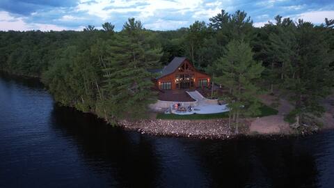 Kemp's Lake Front Guest House