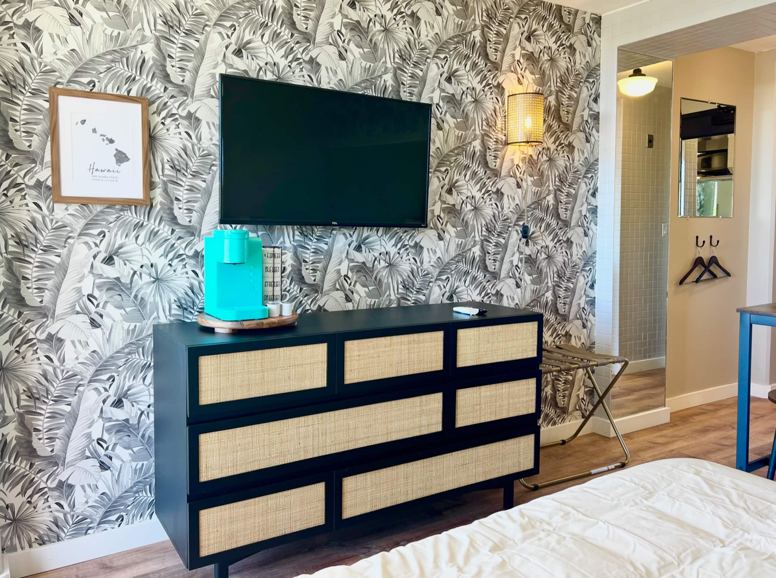 Condo in Honolulu · ★4.71 · Studio · 1 bed · 1 bath - Image 12