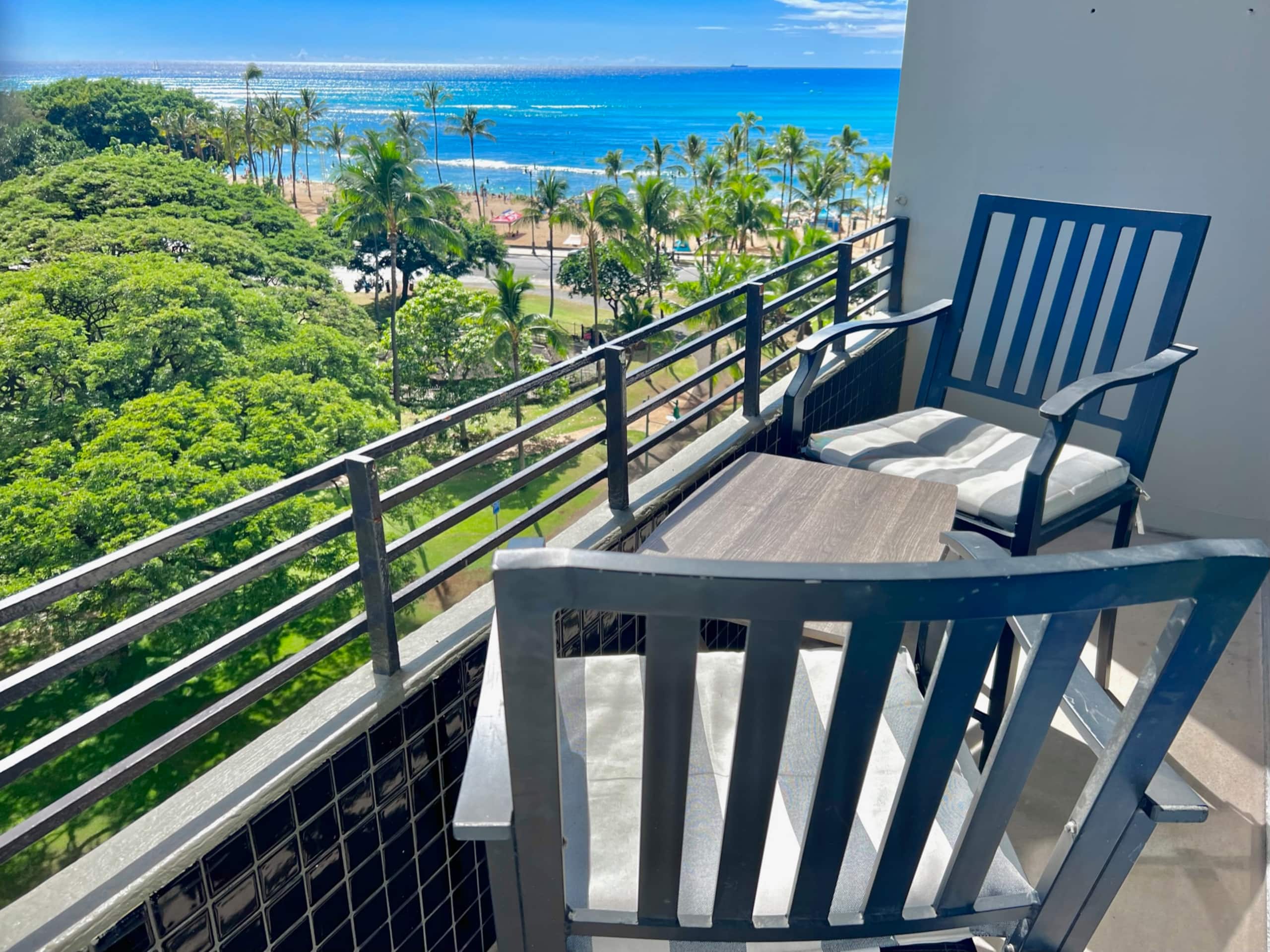 Condo in Honolulu · ★4.71 · Studio · 1 bed · 1 bath - Image 1