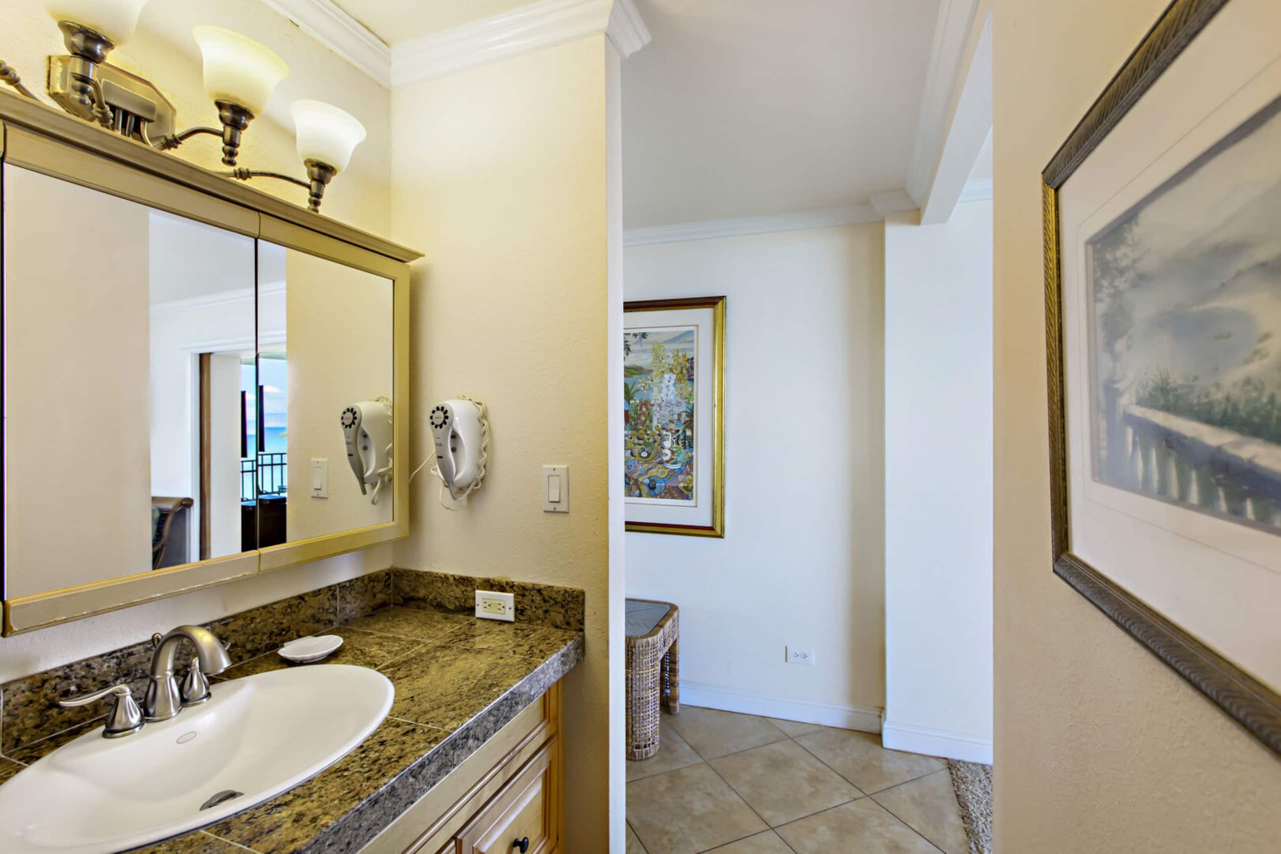 Condo in Lahaina · ★4.86 · 2 bedrooms · 2 beds · 2 baths - Image 14