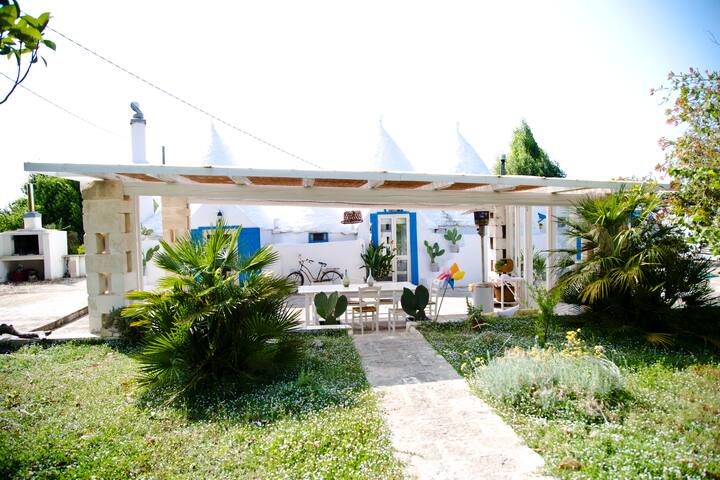 Trullo Nicolò with swimming-pool gallery image 5