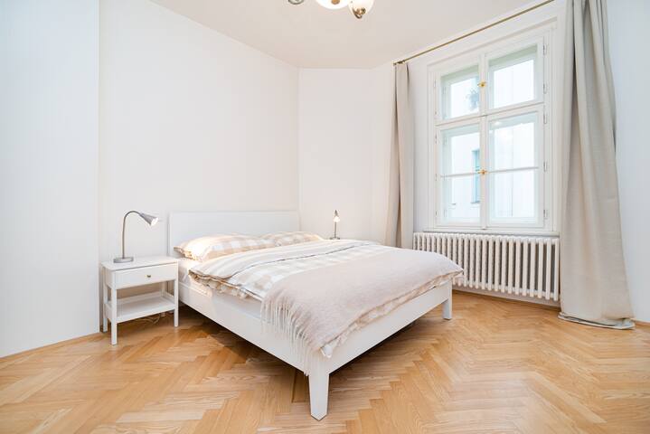 Quiet apartment in the Old Town. gallery image 5