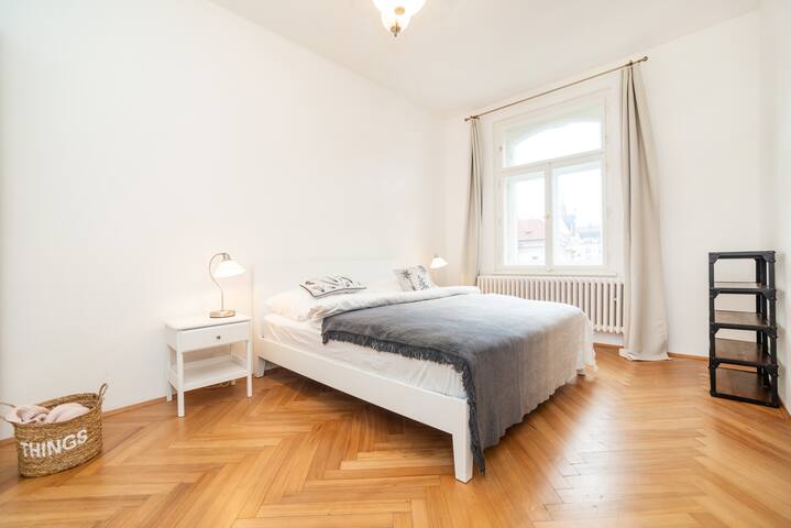 Quiet apartment in the Old Town. gallery image 2