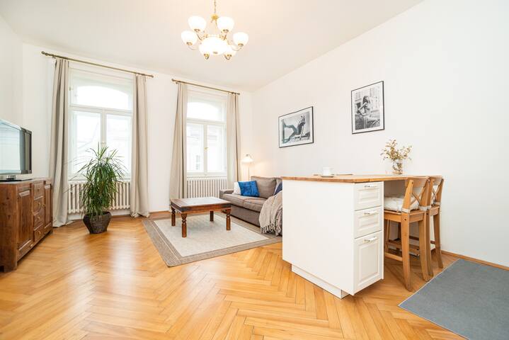 Quiet apartment in the Old Town. gallery image 4
