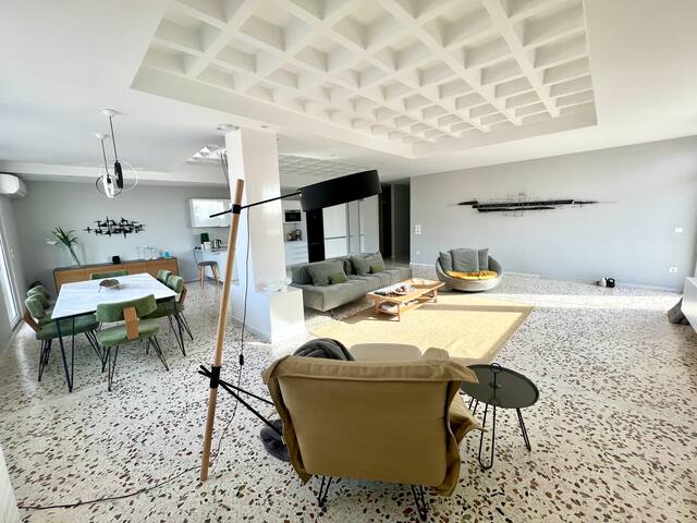 Fab New Modern Flat in Central Athens with Awesome Sunsets gallery image 4