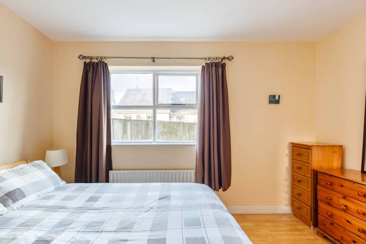 Dhoma e gjumit 1 (fle 2), poshtë