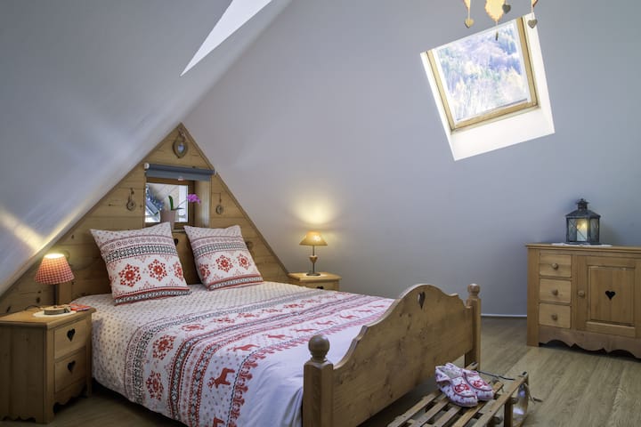 Gîte 15 ადგილი: საძინებელი 1 ორადგილიანი საწოლით