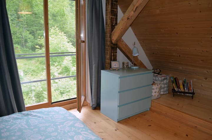 חדר 2, קומה עליונה