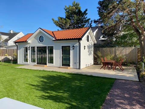 Beautiful cottage close to Kämpinge beach