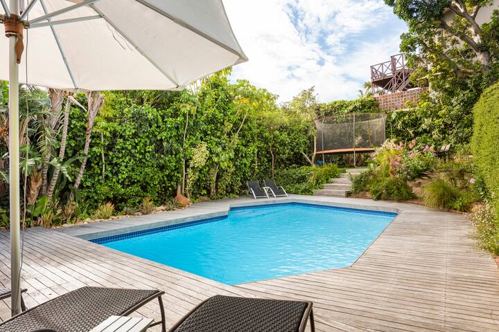 Spacious family haven in the heart of Camps Bay!