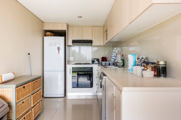 Spacious family haven in the heart of Camps Bay! gallery image 4