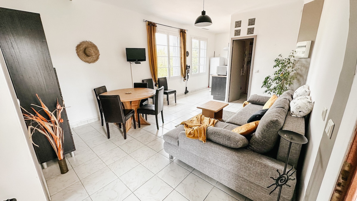 Leistungsstarkes Airbnb: Villa top apartment in La Seyne Sur Mer