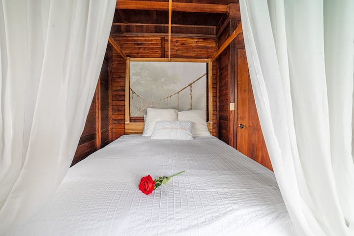 Sumérgete en la calidez de nuestra habitación rústica, donde la comodidad y la naturaleza se abrazan. ️ #RusticCharm #HomeAwayFromHome