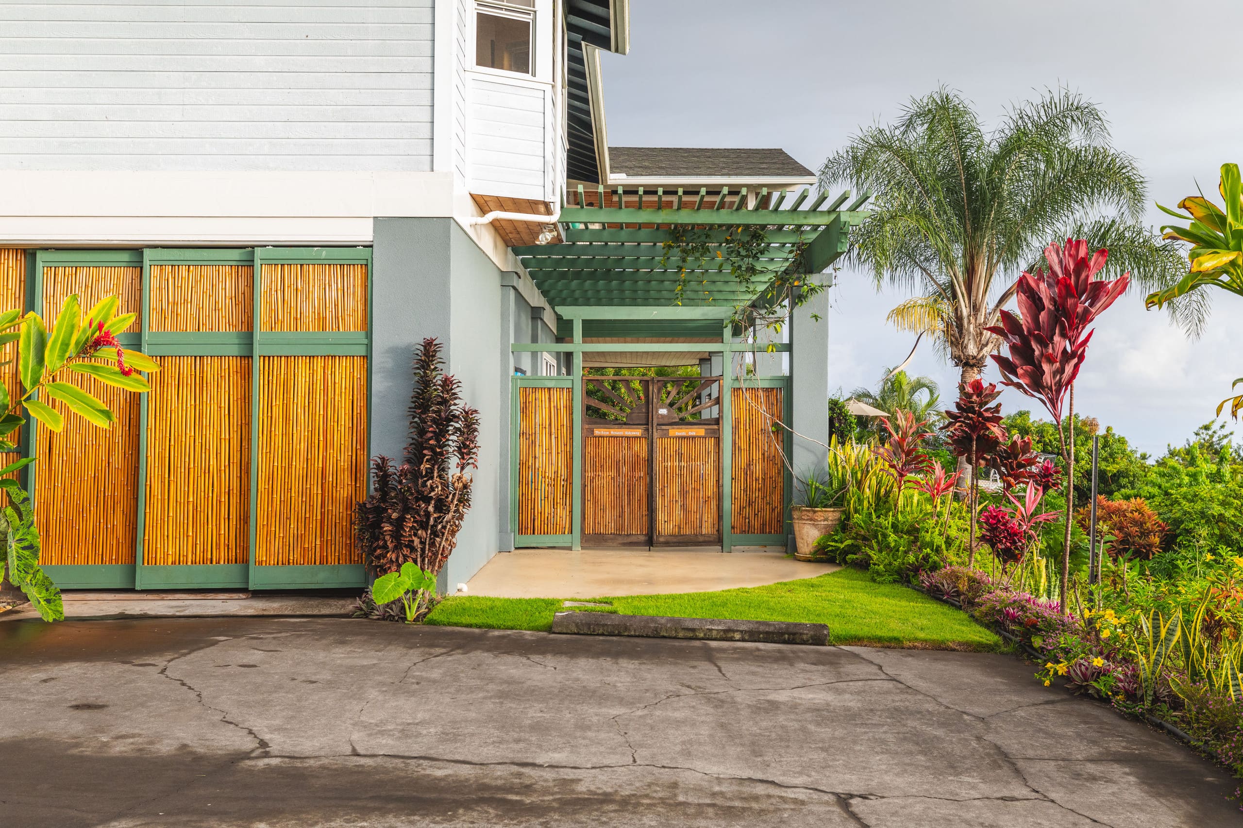 Home in Kailua-Kona · ★4.96 · 2 bedrooms · 3 beds · 1.5 baths - Image 5