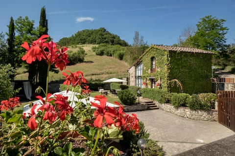 Stone House Barn with Pool - Tuscan Countryside