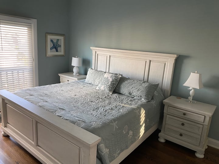 卧室2、加大双人床、上层、套房浴室