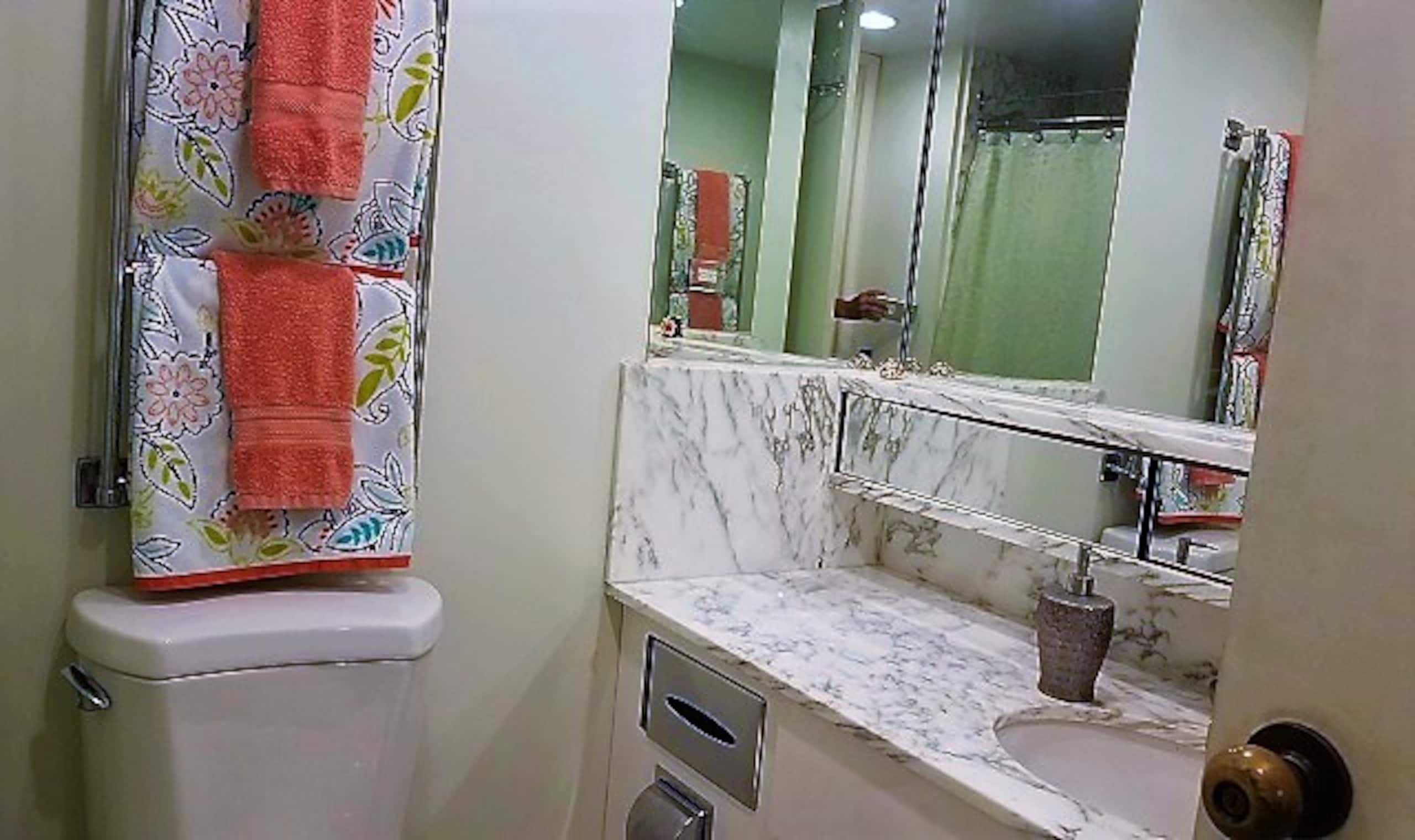 Condo in Waianae · ★4.92 · 1 bedroom · 2 beds · 1 bath - Image 12