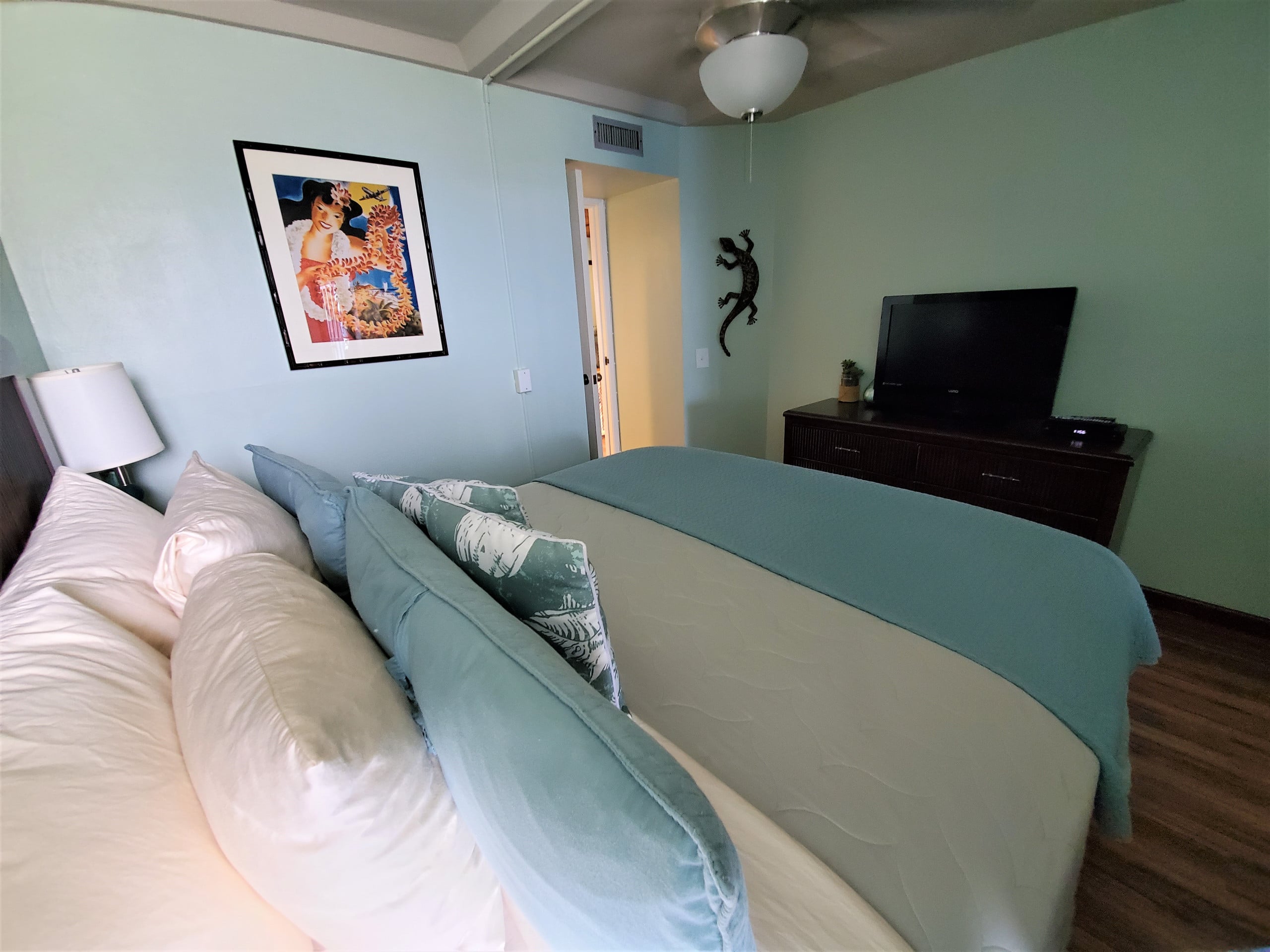 Condo in Waianae · ★4.92 · 1 bedroom · 2 beds · 1 bath - Image 8