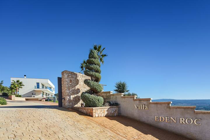 Luxury and Modern house with incredible view gallery image 2