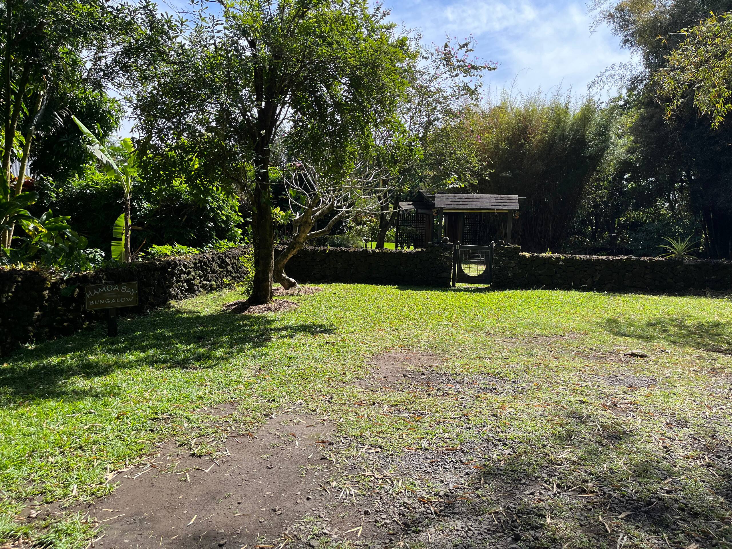 Romantic Hamoa Bay Bungalow - Photo 30