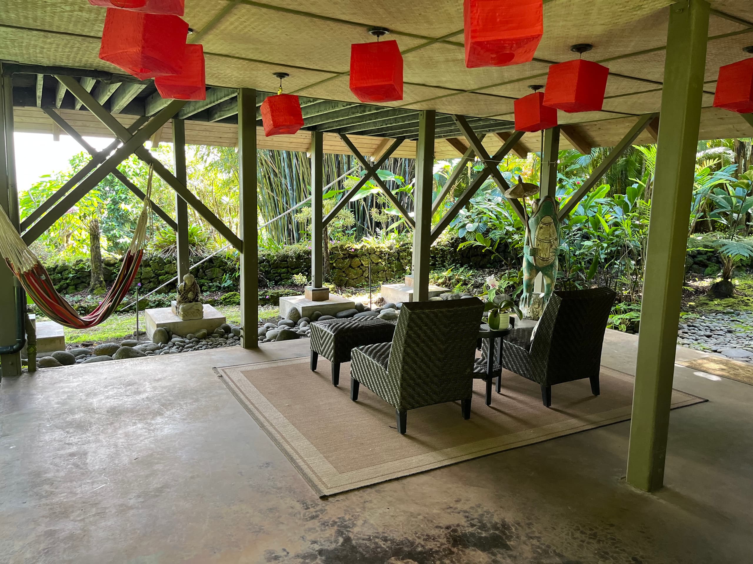 Romantic Hamoa Bay Bungalow - Photo 23