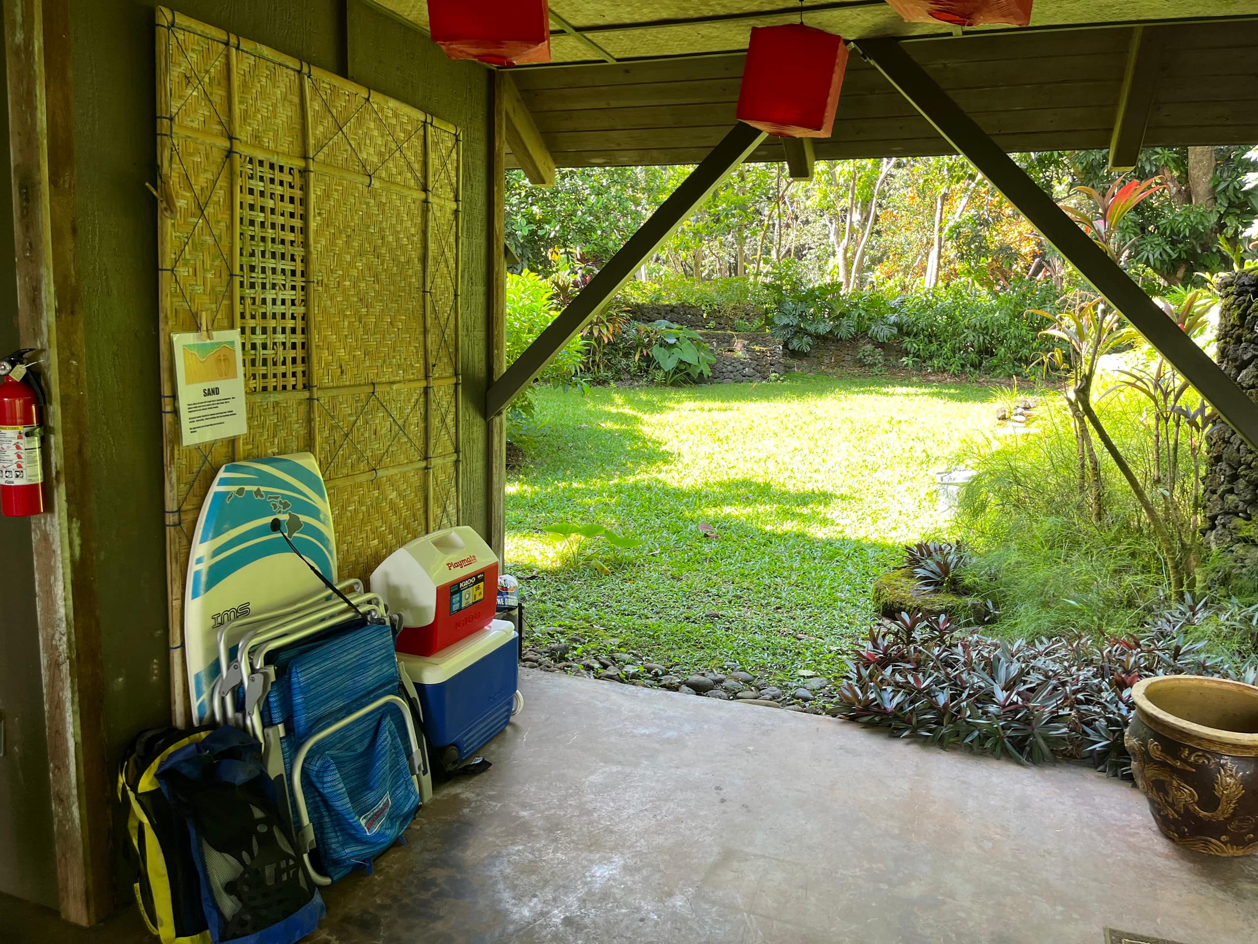 Romantic Hamoa Bay Bungalow - Photo 24