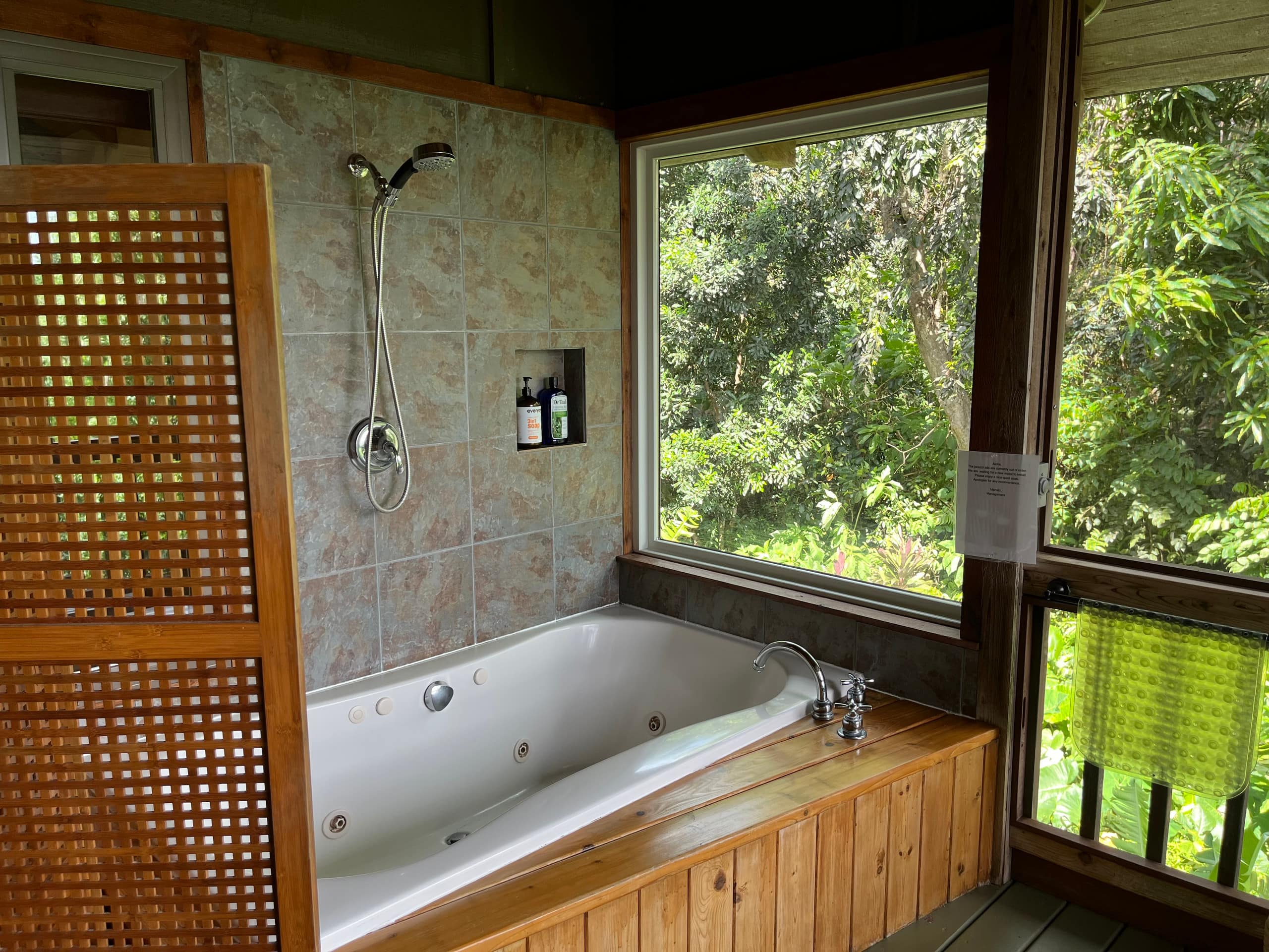 Romantic Hamoa Bay Bungalow - Photo 17