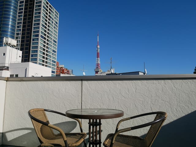 露台东京塔景观｜六本木站10分钟 ｜麻布台1分钟｜一户建独立房间6 人！客厅卧室配备地暖｜免费停车位