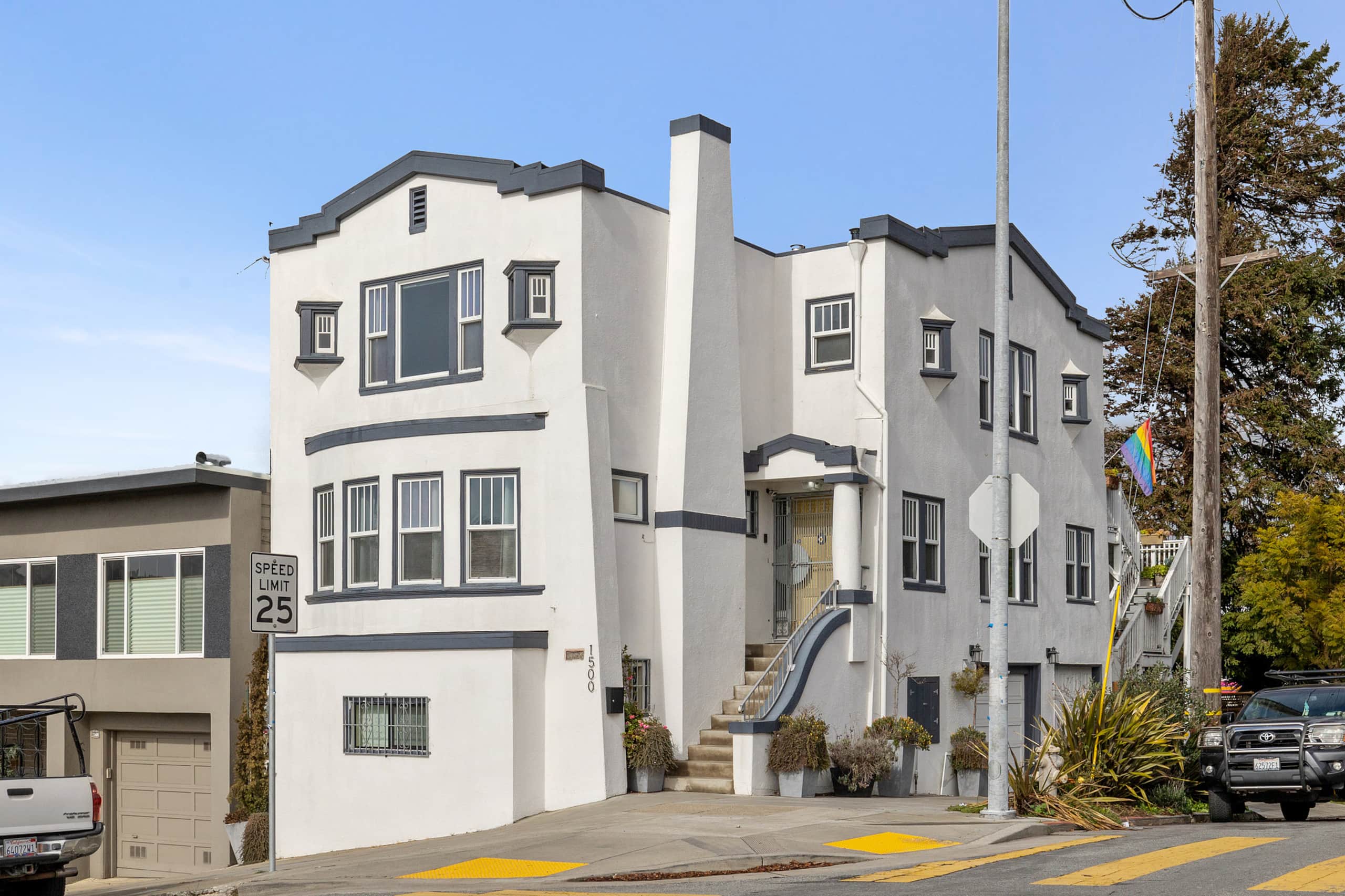 Home in San Francisco · ★4.9 · 3 bedrooms · 3 beds · 3 private baths - Image 63