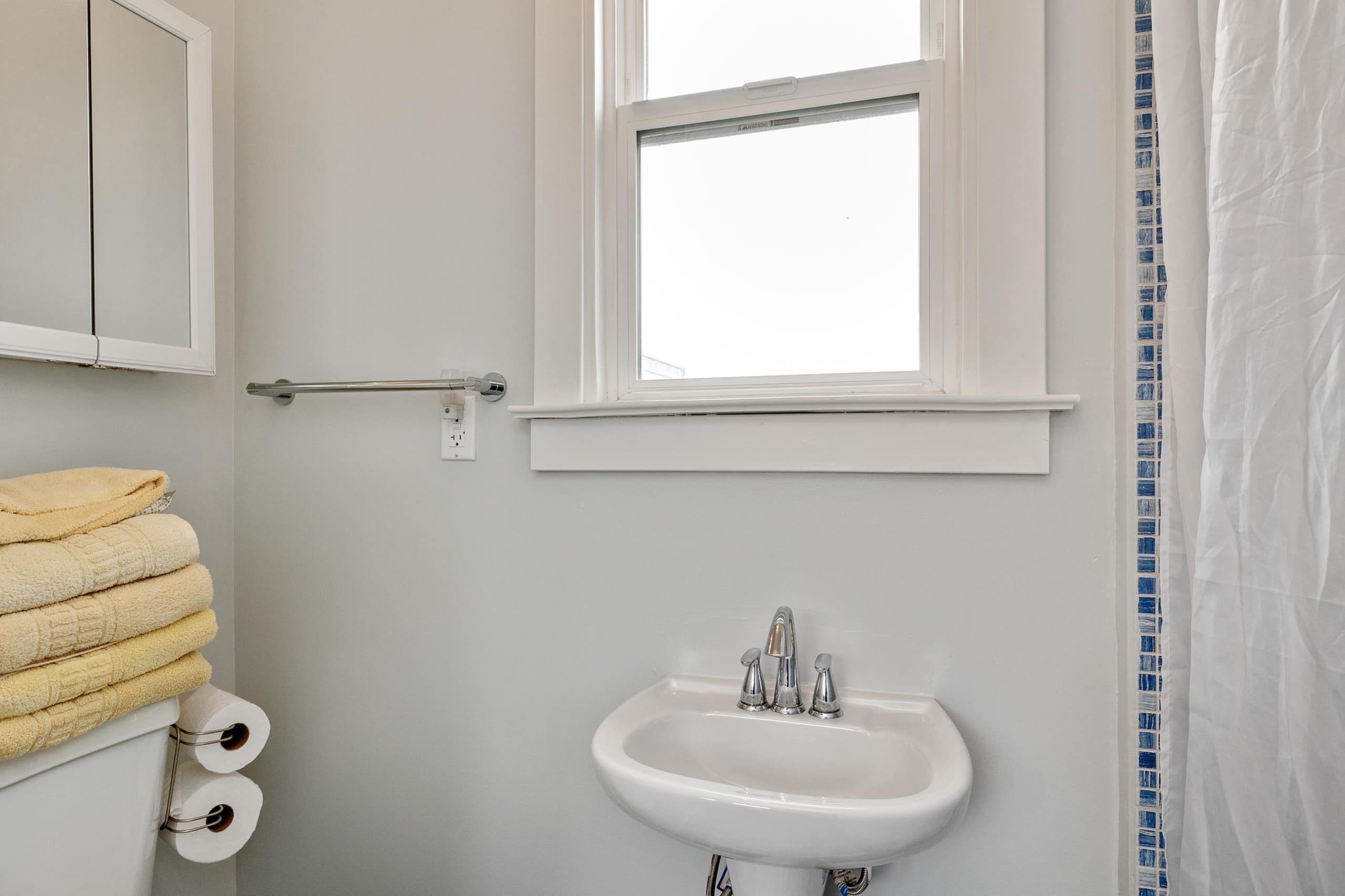 Home in San Francisco · ★4.9 · 3 bedrooms · 3 beds · 3 private baths - Image 42