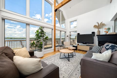 Successful Airbnb property: Lakefront Cottage with Pool, Hot Tub & Sauna in Prince Edward County