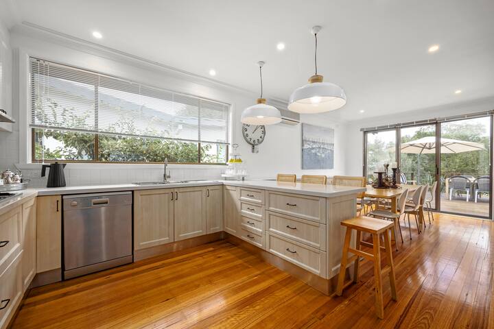 French Inspired Adelaide, Beach Home, Blairgowrie gallery image 5