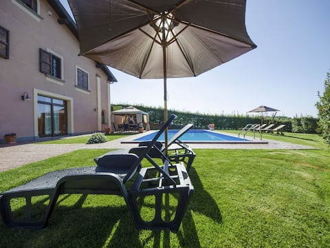 Villa Gilda with Pool and free A/C
