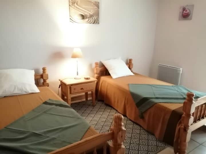 CHANBRE N° 2
2 camas de 90 x 190 