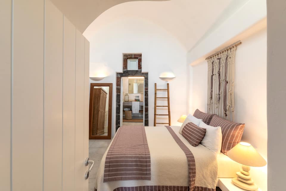 Pura Vida Villa, on the caldera edge, Imerovigli, Santorini, Greece, photo 7 of 10