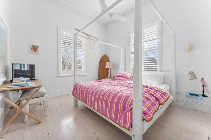 Walk to Back Front Beach, Village, Heated Pool gallery image 3