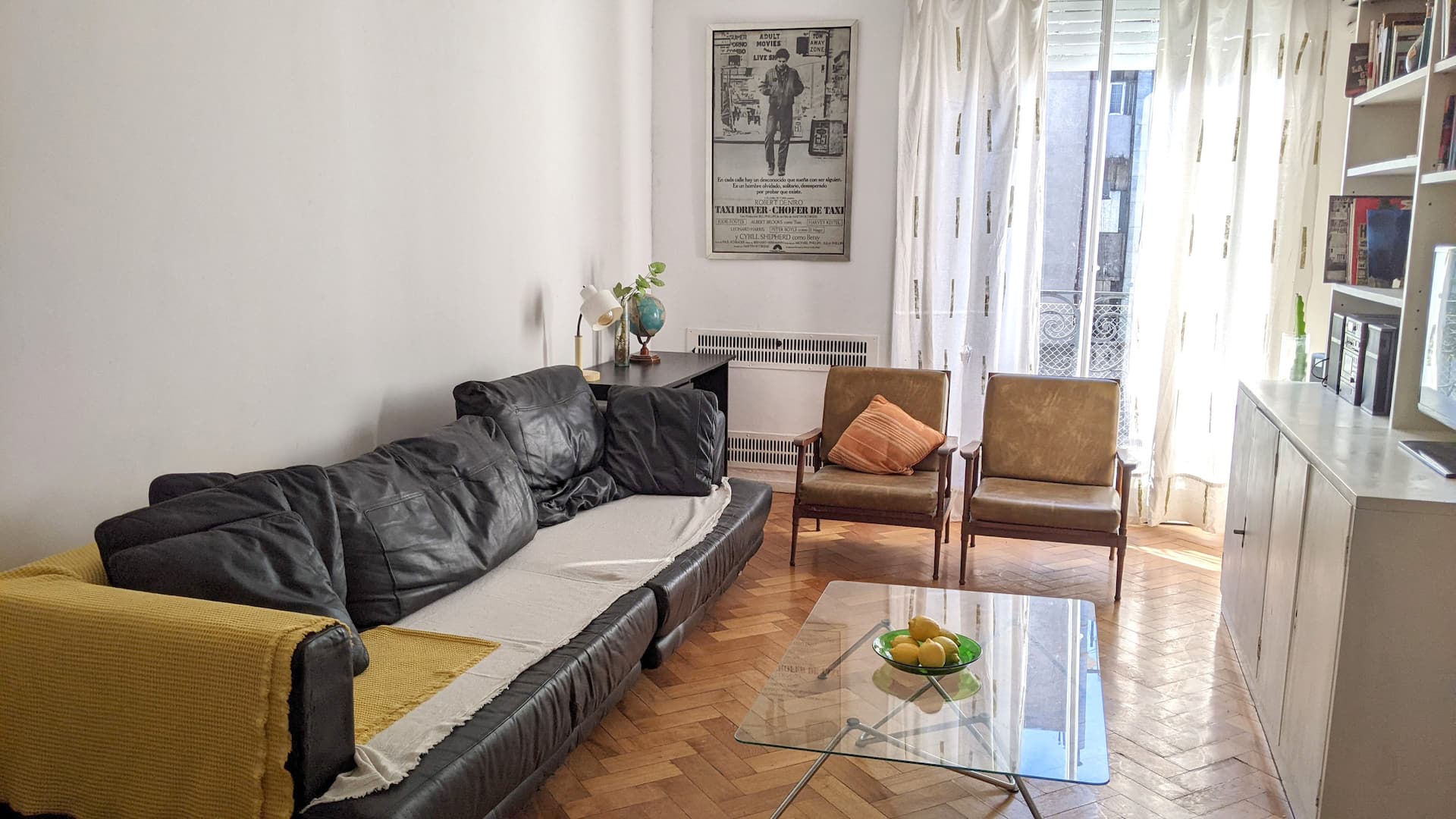 Bright three-bedroom apartment over Plaza Congreso