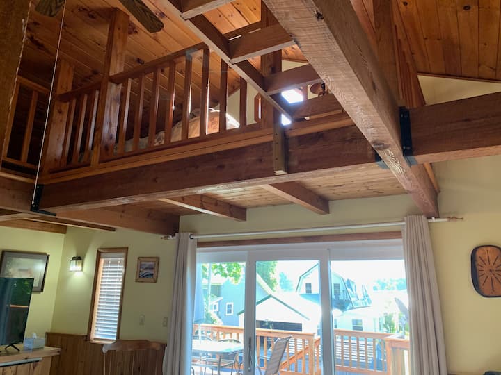 Loft boven de woonkamer.  Dubbel matras op zolderverdieping.