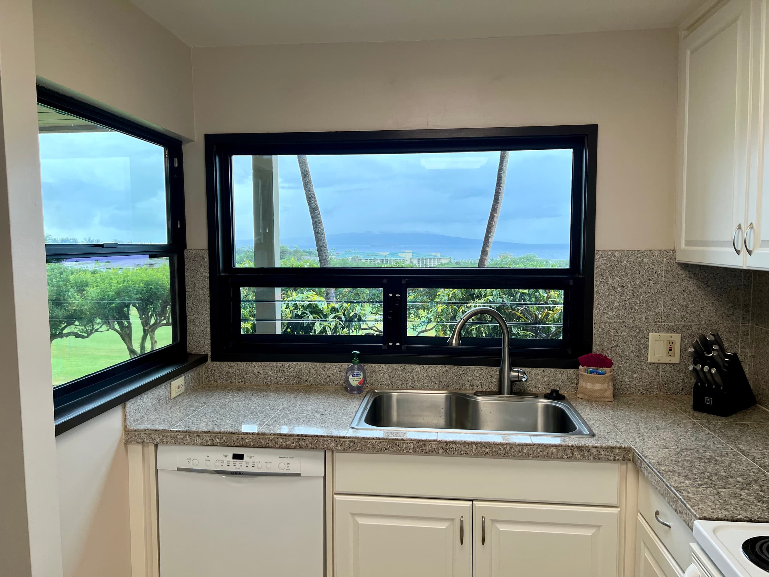 Condo in Kihei · ★4.94 · 2 bedrooms · 3 beds · 2 baths - Image 4