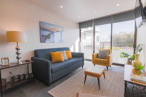stylish & cozy apt. a/c 1car pkng 3+apt same place