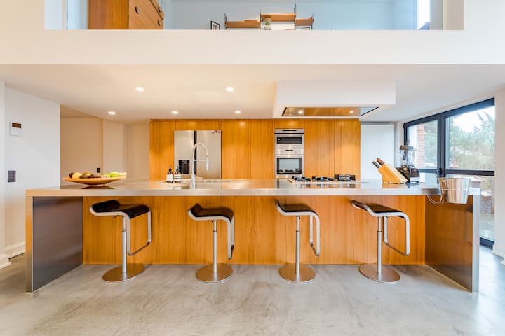 The Cambre House, 375m2 pour vous !