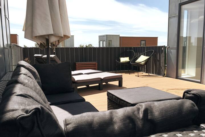 Beachfront townhouse close to the city gallery image 3