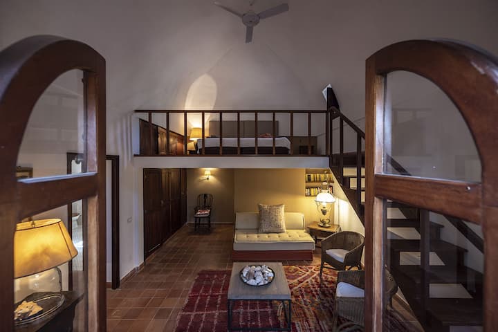 Поглед кон изнајмување и поткровје за изнајмување 