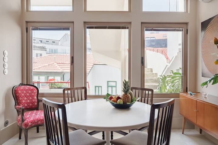 Elegant Art Deco Apartment by Grandmother Victoria gallery image 5