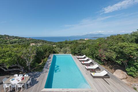 Recent villa, sea and gulf view, heated pool