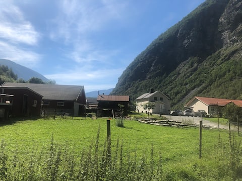 House in Utladalen / Jotunheimen
(Vettisfossen)